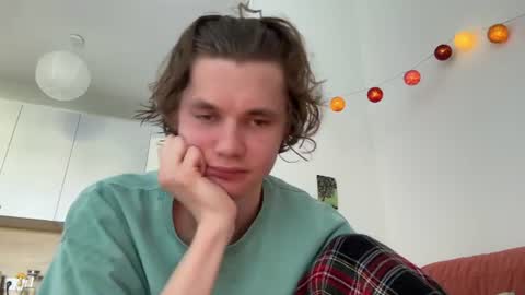 Snapshot of di_n_alex chatting on 07.30.26 Di Alex online show from 07.30.26