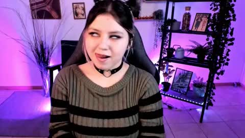 Snapshot of diaangell chatting on 03.05.25 Dia online show from 03.05.25