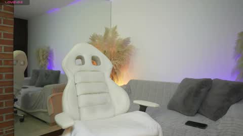 Snapshot of diagostone chatting on 06.10.26 Diego online show from 06.10.26