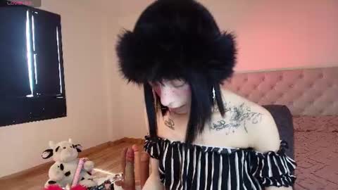 Snapshot of diamond__cherry chatting on 06.17.26 Diamond online show from 06.17.26