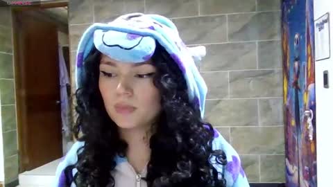 Snapshot of diamond_curls05 chatting on 07.23.26 DiamondCurls online show from 07.23.26