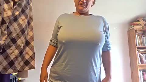 Snapshot of diamond_tease chatting on 11.29.25 diamond_tease online show from 11.29.25