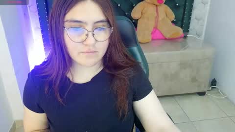 Snapshot of diamondfox_m chatting on 05.12.26 Your Diamond online show from 05.12.26