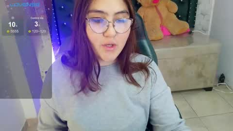 Snapshot of diamondfox_m chatting on 05.13.26 Your Diamond online show from 05.13.26