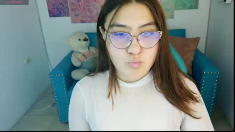 Snapshot of diamondfox_m chatting on 05.16.26 Your Diamond online show from 05.16.26