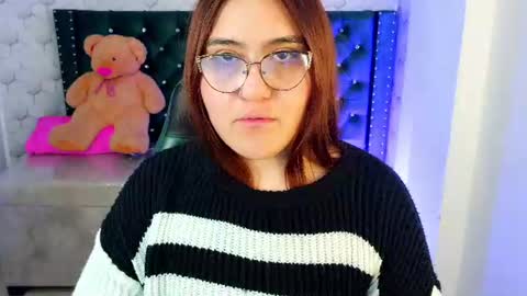Snapshot of diamondfox_m chatting on 06.25.26 Your Diamond online show from 06.25.26