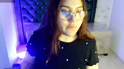 Snapshot of diamondfox_m chatting on 06.27.26 Your Diamond online show from 06.27.26