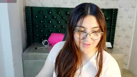Snapshot of diamondfox_m chatting on 07.30.26 Your Diamond online show from 07.30.26