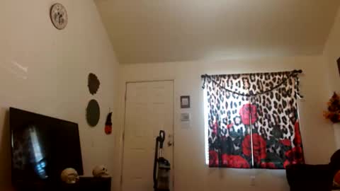 Snapshot of diamondmonroexo chatting on 10.20.25 DiamondMonroeXo online show from 10.20.25