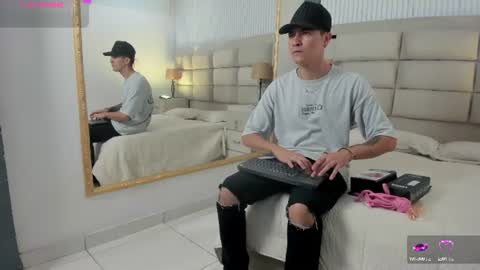 Snapshot of diamondss_1 chatting on 06.25.26 diamondss_1 online show from 06.25.26