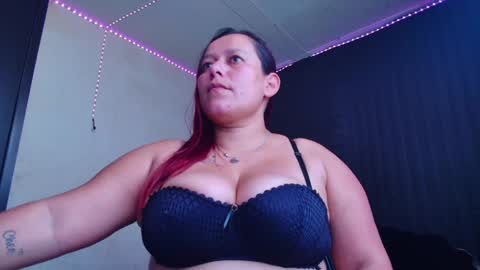 Snapshot of diana_lozano chatting on 02.13.25 Diana Lozano online show from 02.13.25