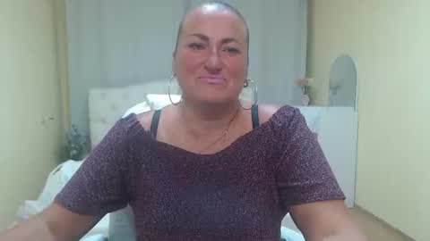 Snapshot of dianamgg chatting on 07.21.26 Diana online show from 07.21.26