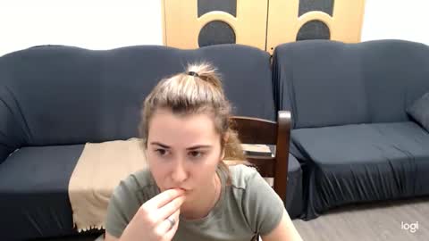 dianasmiey7 online show from 12.17.24