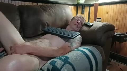 Snapshot of dickfitzwell123 chatting on 06.27.26 dickfitzwell123 online show from 06.27.26