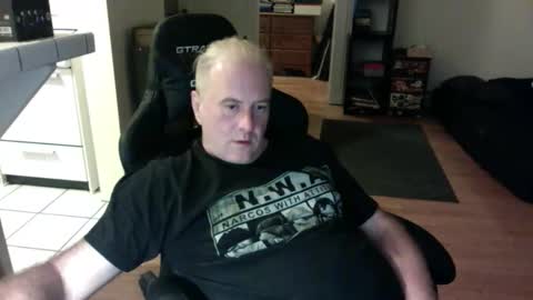 Snapshot of dickflasher5 chatting on 10.14.25 Richard Fleischer online show from 10.14.25