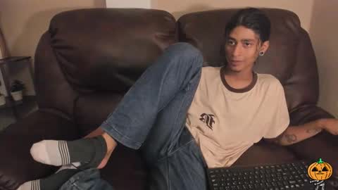 Snapshot of dickie_dicking chatting on 10.17.25 dickie_dicking online show from 10.17.25