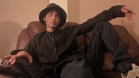 Snapshot of dickie_dicking chatting on 10.25.25 dickie_dicking online show from 10.25.25