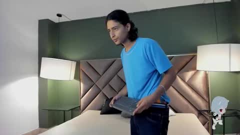 Snapshot of dickie_dicking chatting on 11.25.25 dickie_dicking online show from 11.25.25