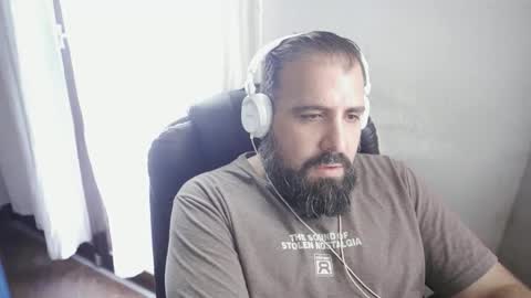 Snapshot of dicristalino chatting on 02.06.26 Cristian Dipolino online show from 02.06.26