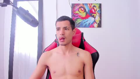 Snapshot of diego_latino chatting on 06.24.26 Diego lat online show from 06.24.26