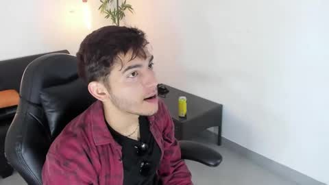 Snapshot of diegorogue_ chatting on 12.11.24 Diego rogue online show from 12.11.24