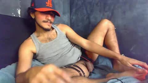 Snapshot of diemond_latinx98 chatting on 04.15.26 diemond_latinx98 online show from 04.15.26