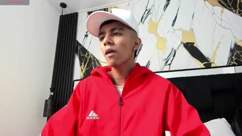 Snapshot of dikey_18 chatting on 01.11.25 dikey_18 online show from 01.11.25