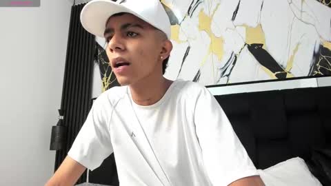 Snapshot of dikey_18 chatting on 01.11.25 dikey_18 online show from 01.11.25