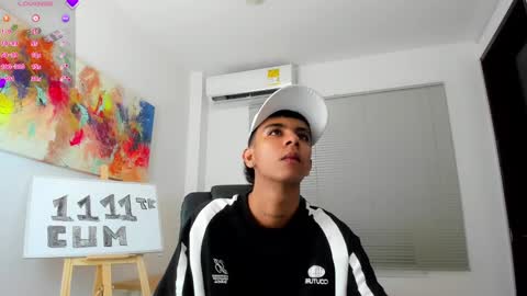 Snapshot of dikey_18 chatting on 02.01.25 dikey_18 online show from 02.01.25