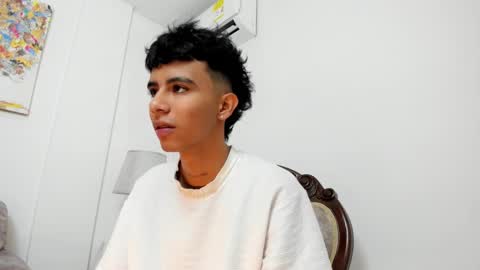 Snapshot of dikey_18 chatting on 02.08.25 dikey_18 online show from 02.08.25