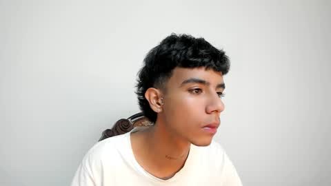 Snapshot of dikey_18 chatting on 02.19.25 dikey_18 online show from 02.19.25