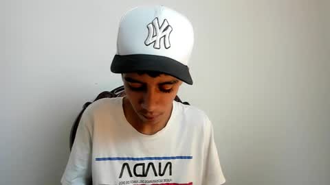 Snapshot of dikey_18 chatting on 02.19.25 dikey_18 online show from 02.19.25