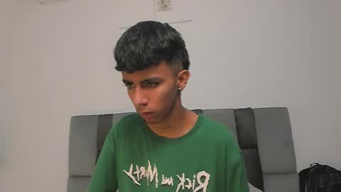 Snapshot of dikey_18 chatting on 02.26.25 dikey_18 online show from 02.26.25