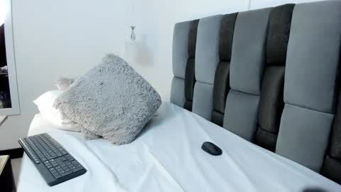 Snapshot of dikey_18 chatting on 02.26.25 dikey_18 online show from 02.26.25