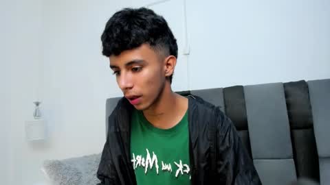 Snapshot of dikey_18 chatting on 02.27.25 dikey_18 online show from 02.27.25