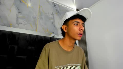 Snapshot of dikey_18 chatting on 03.06.25 dikey_18 online show from 03.06.25