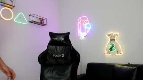 Snapshot of dikey_18 chatting on 03.10.25 dikey_18 online show from 03.10.25