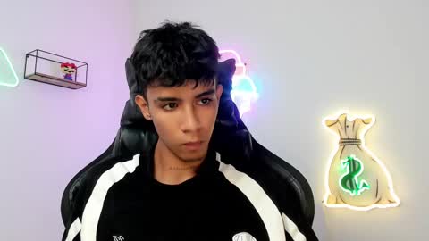 Snapshot of dikey_18 chatting on 03.11.25 dikey_18 online show from 03.11.25