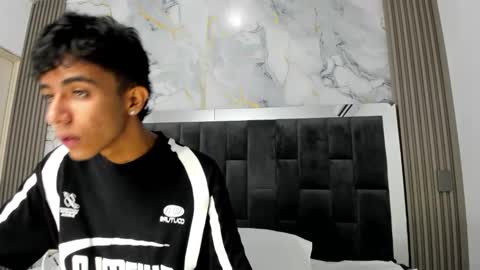 Snapshot of dikey_18 chatting on 09.24.25 dikey_18 online show from 09.24.25