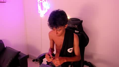 Snapshot of dikey_18 chatting on 10.03.25 dikey_18 online show from 10.03.25