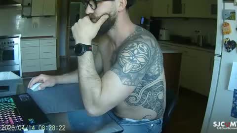 Snapshot of dilfpl chatting on 04.14.26 dilfpl online show from 04.14.26