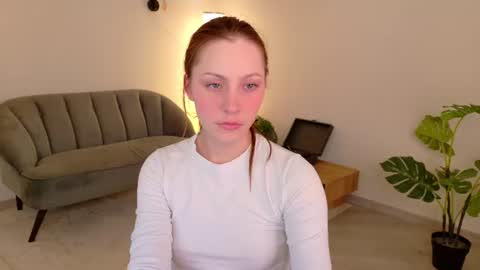 Snapshot of dina_peach chatting on 07.24.26 Dina online show from 07.24.26