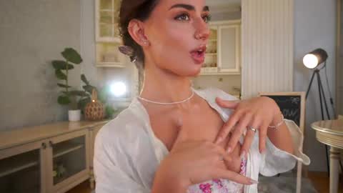 Snapshot of dinacaguimbal chatting on 05.23.26 Dina and ill be glad to be here with you follow to me online show from 05.23.26