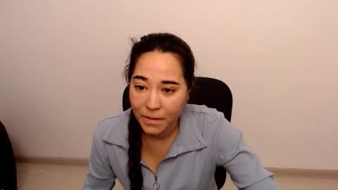 Snapshot of dinara_lov chatting on 10.14.25 Dinara online show from 10.14.25