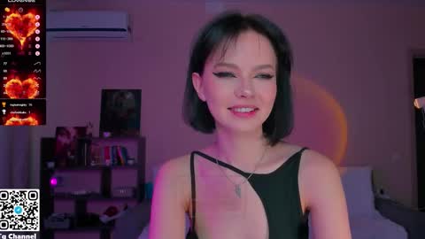 Snapshot of dindin_ chatting on 11.08.25 Jessie online show from 11.08.25