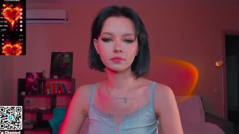 Snapshot of dindin_ chatting on 11.09.25 Jessie online show from 11.09.25