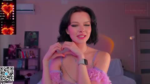 Snapshot of dindin_ chatting on 11.19.25 Jessie online show from 11.19.25