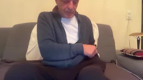 dinnerout1111 online show from 10.12.25