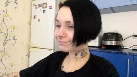 Snapshot of dinorahdamoro chatting on 10.20.25 Cate online show from 10.20.25