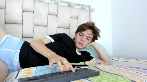 Snapshot of dioniso_69 chatting on 11.29.25 apollo online show from 11.29.25